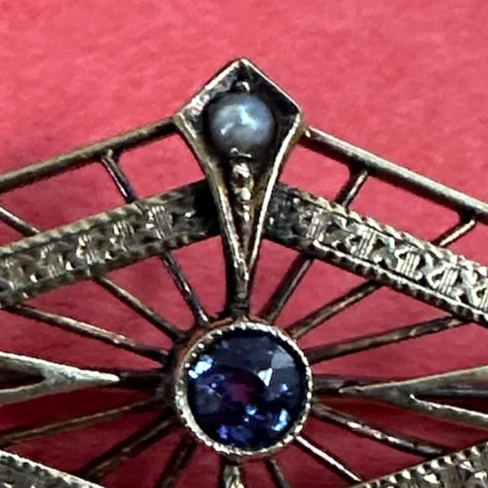 Vintage 14k real solid Gold and Blue Topaz Pearls Gem Brooch